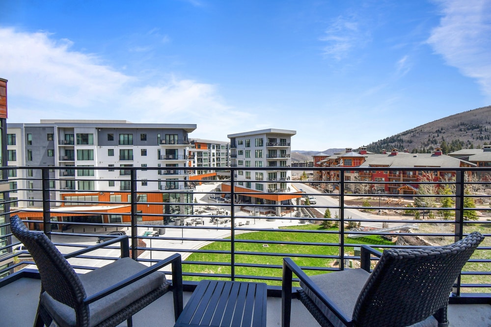 Ski-in out Dream Location With Unparalleled Access Views Amenities Pool Hot Tubs Fitness Center