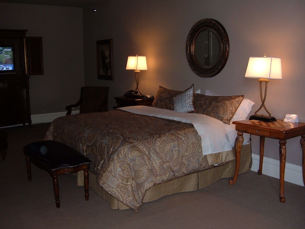 Tremont Inn on Main