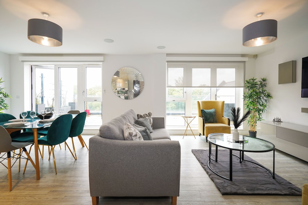 Serenity by the Water 3 bedroom London