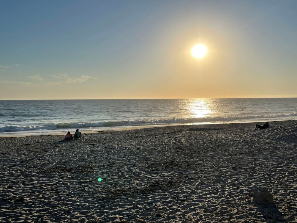 Walk to Beach - King Apt In 1 Area - AB