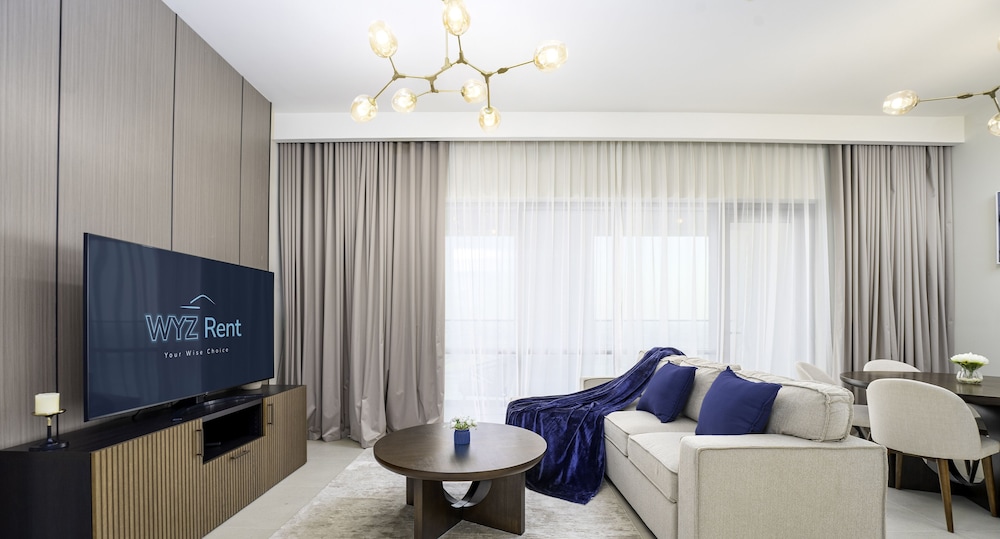 Chic 2 BR in Vida Residences Canal View