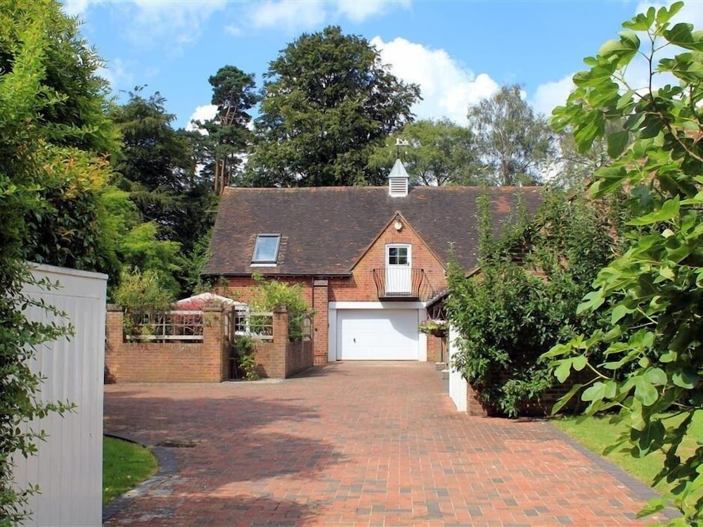 Royal Tunbridge Wells Vacations - Granary Cottage - Property Image 1