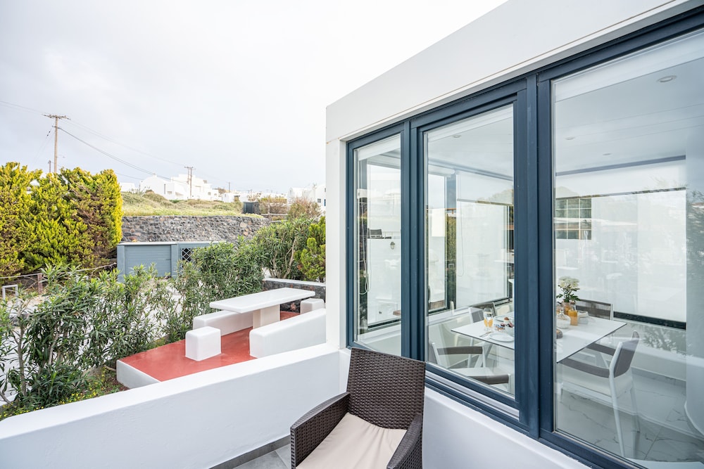 Oia Sunset Villas