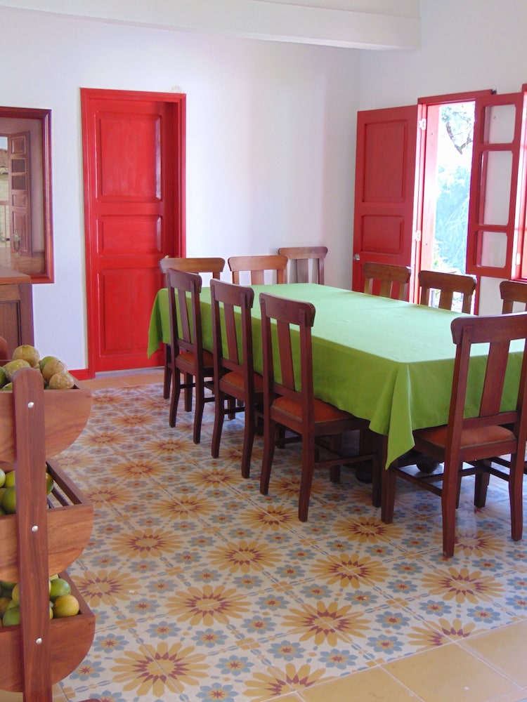 Hacienda Venecia Main House & Coffee Lodge