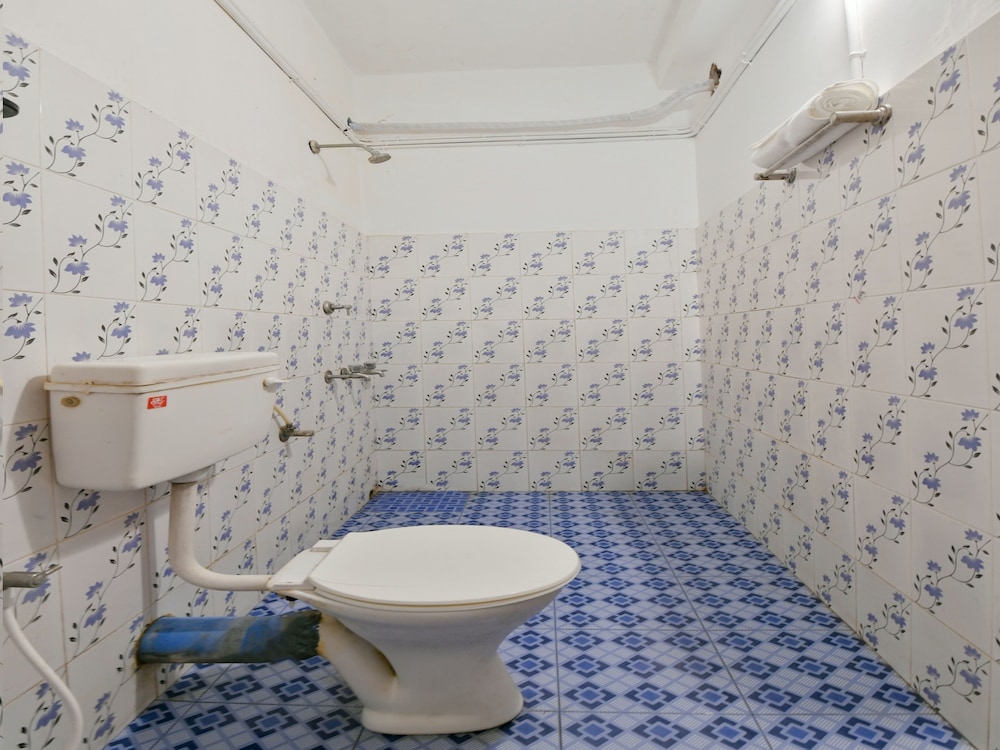 OYO 14342 Happy Rooms