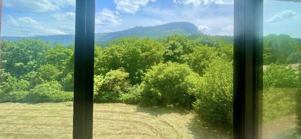 3-bed Artist Chalet Near San Sebastian, Sleeps 6