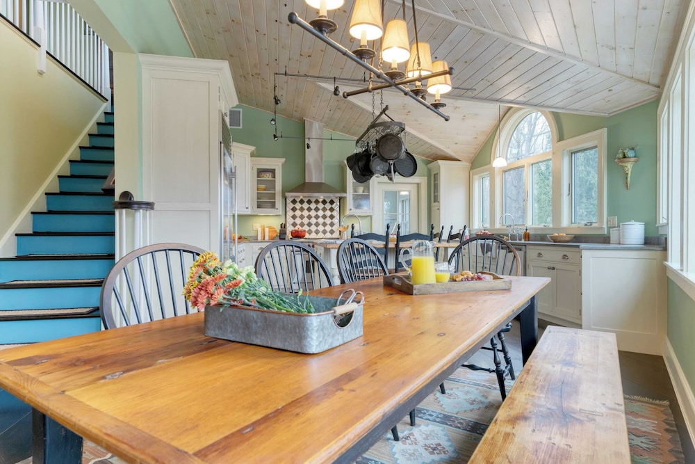 Catskill Park Farm by Avantstay Huge Yard, Fire Pit Near Windham Ski Resort