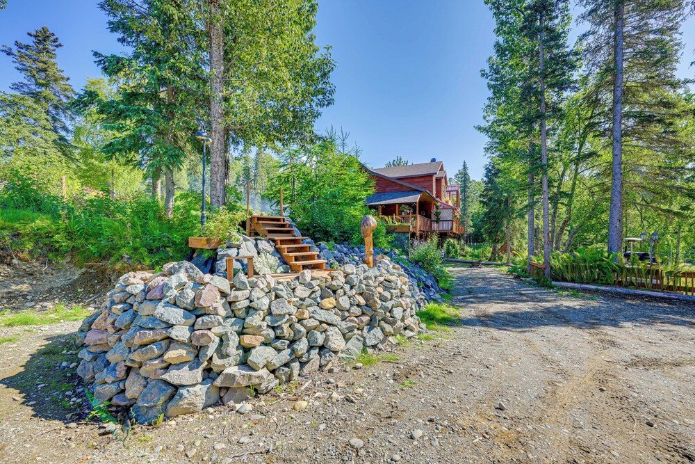 Cozy Kenai Abode w/ Private Deck: 5 Mi to Ocean! view 3
