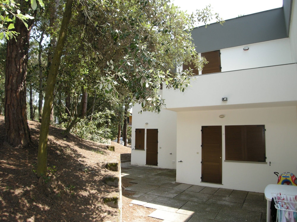 Modern 2 Bedroom Flat Near Rosolina Mare Beach