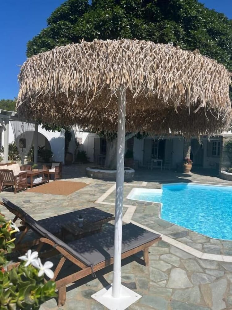 Casa Paros