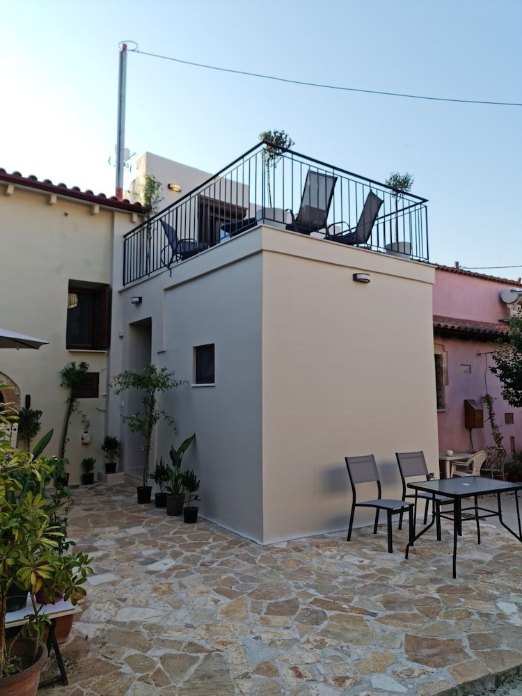 Sappho 3-bedroom House
