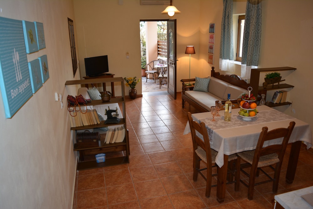 Elianthos Villa