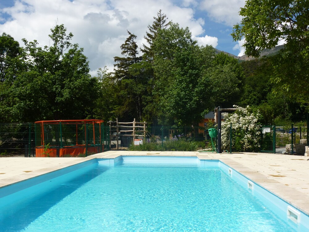 Photo 8