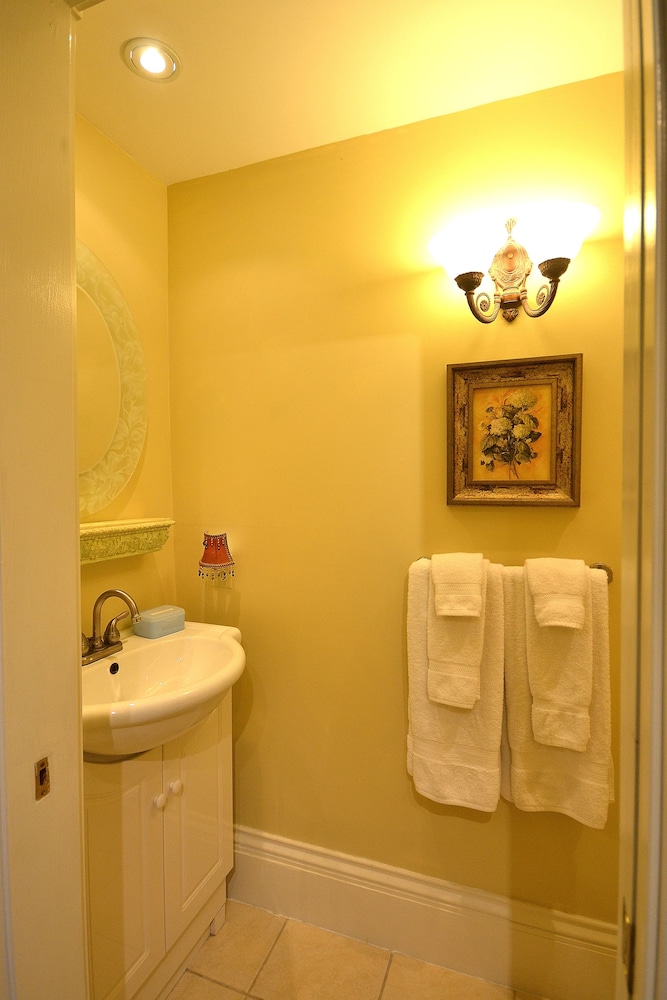 The Briarwood B&B