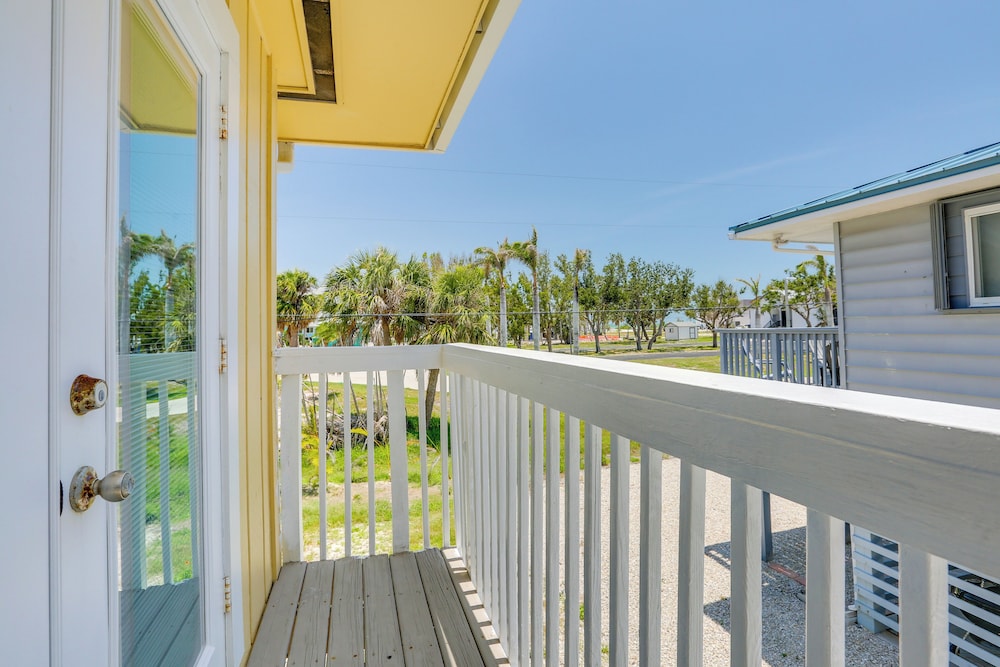 Dog-friendly Getaway: Steps to Fort Myers Beach!