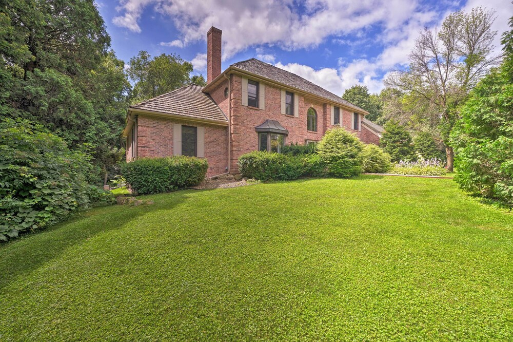 Spacious & Secluded Madison Home Near Dtwn! view 3