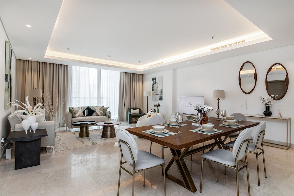 Luxe 3BR with Burj Khalifa view