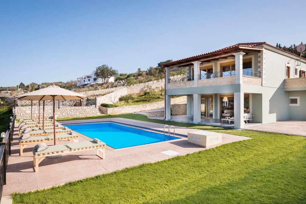 Erato Villa in Gavalochori