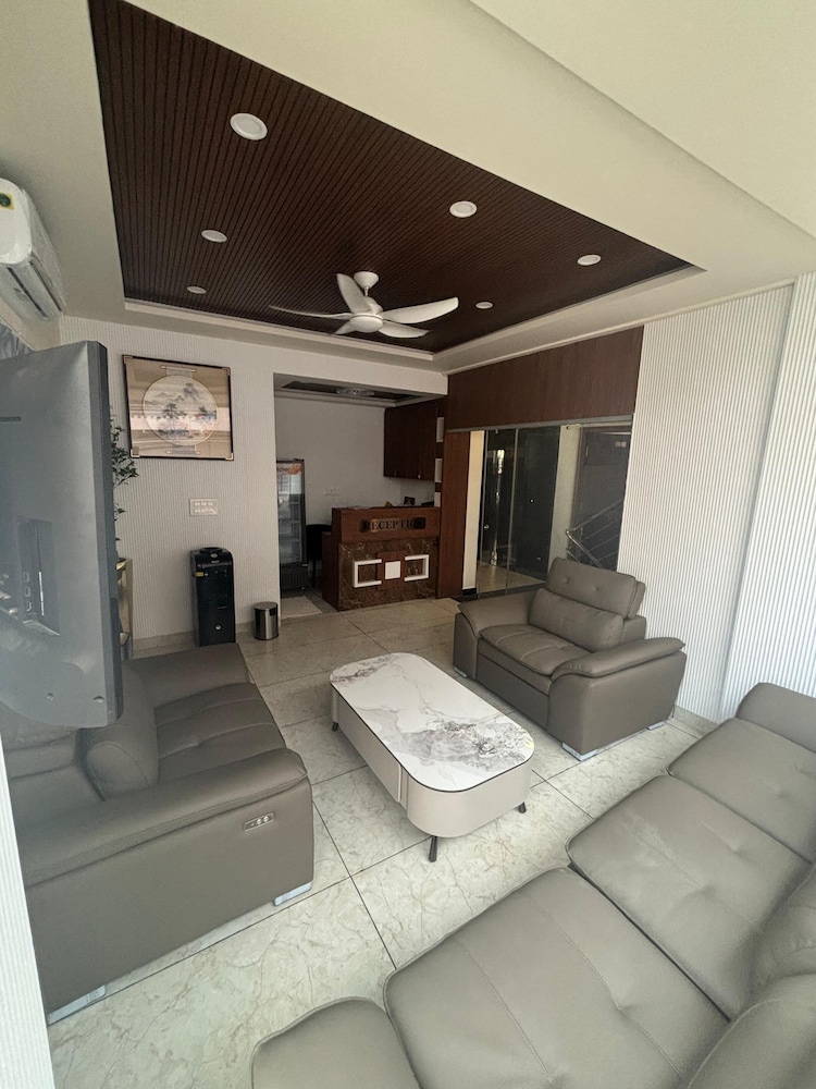Reva Suites