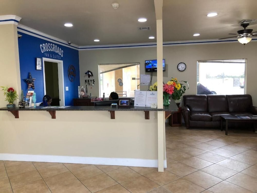 Crossroads Inn & Suites