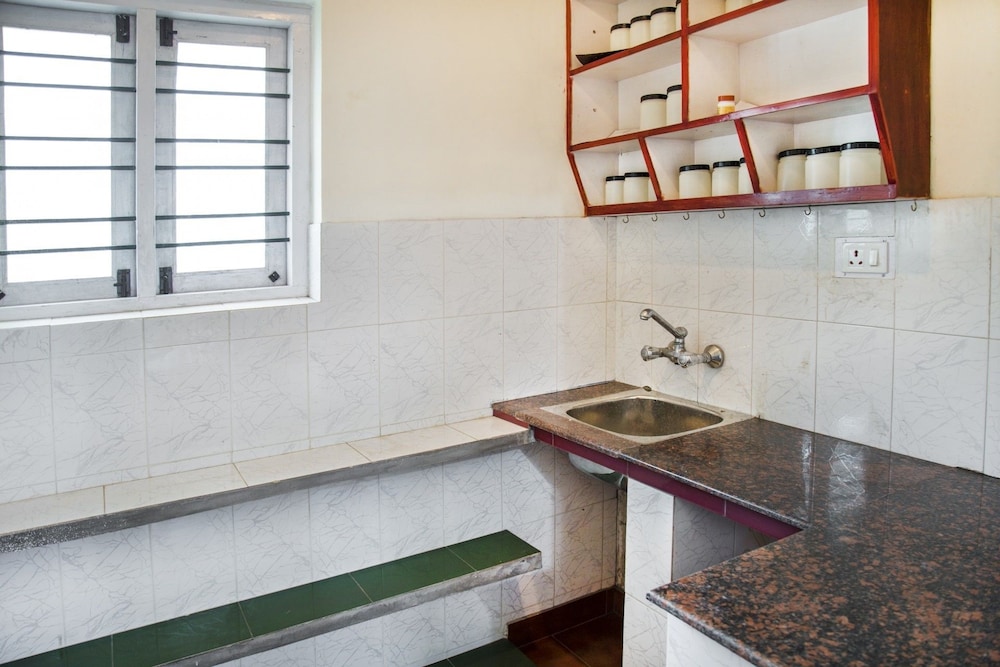 GuestHouser 1 BR Bed & Breakfast