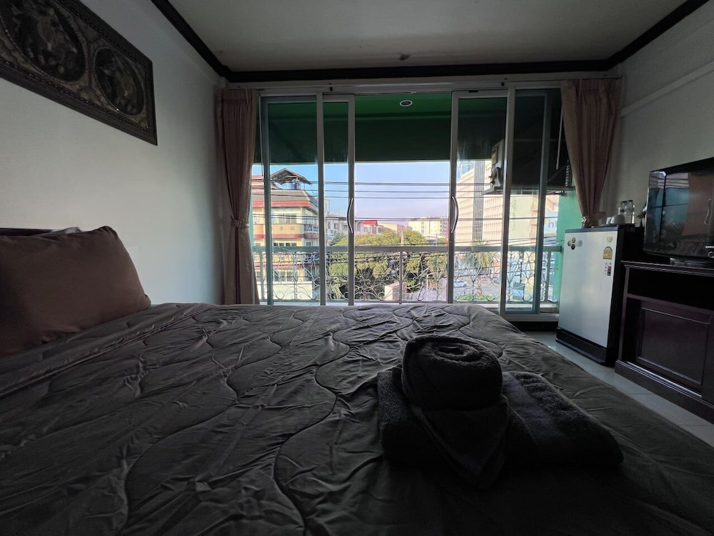 Green Hotel
