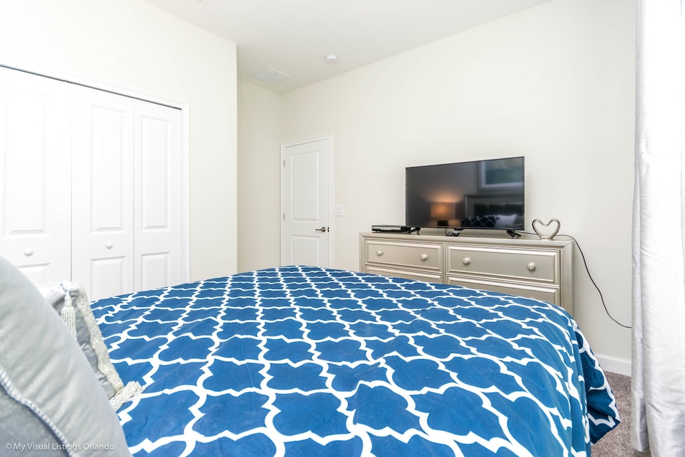 5 Bedroom Champions Gate view 3