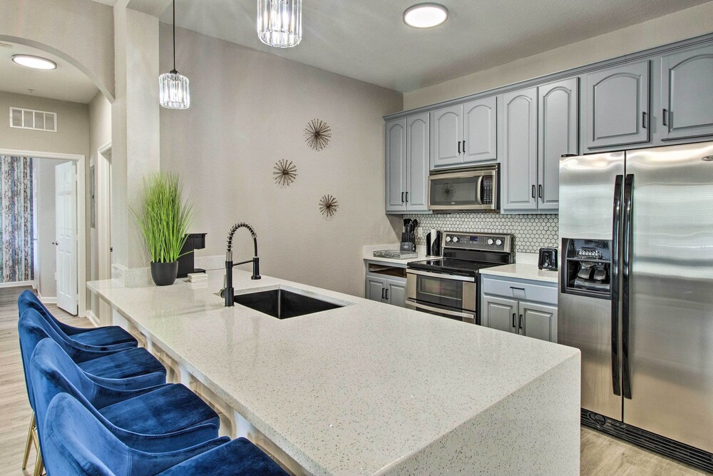 Vista Cay Resort Condo ~ 5 Mi to Universal!