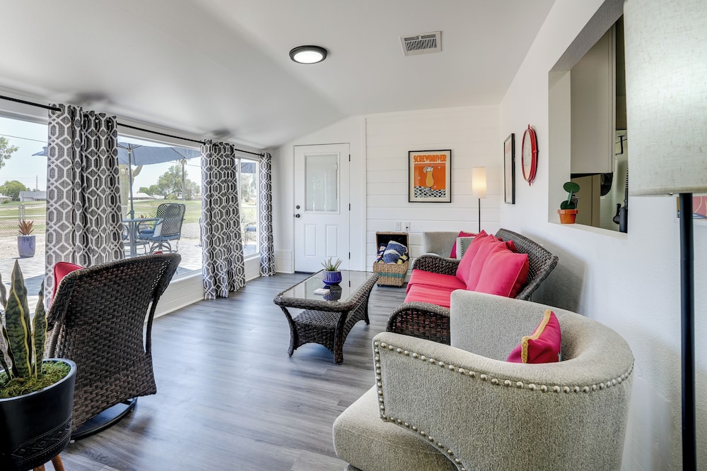 Luxury Golf Course Retreat in Sun City!