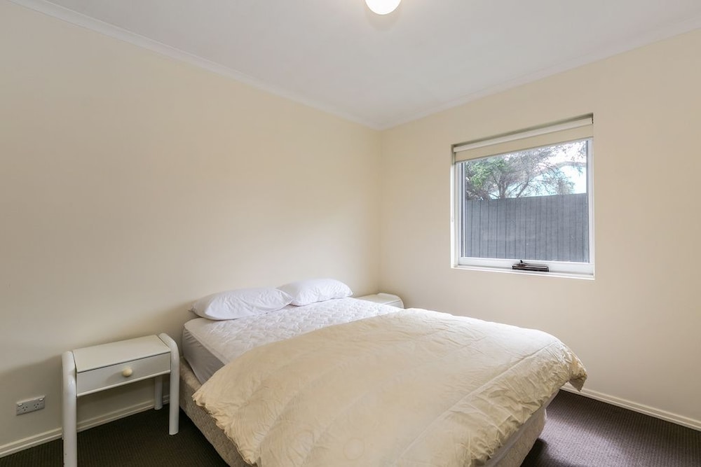 Two Bays Apartments