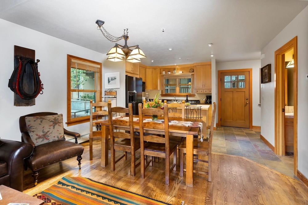 Greyhawk at Deer Valley Resort - Two Bedroom Condo with Hot Tub #12 2 Condo