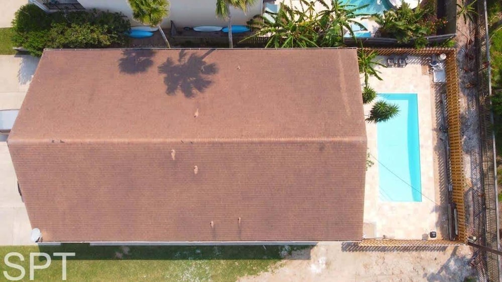 Large 3 Bedr Bay Views Pool Great Deck 3 Bedroom Condo