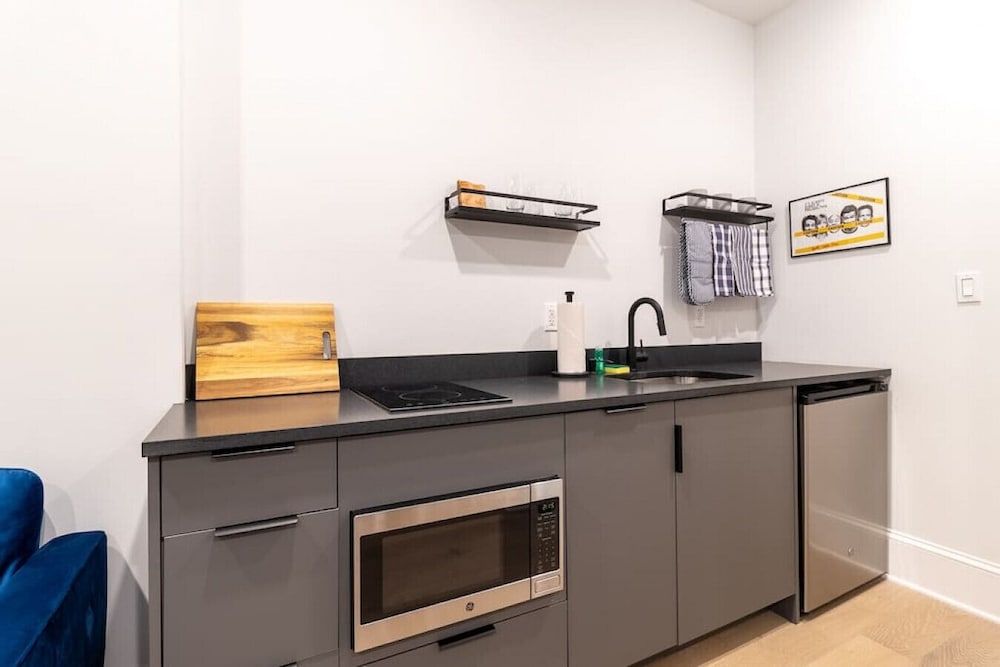 Thena Hotel - Beautiful 1 Bedroom