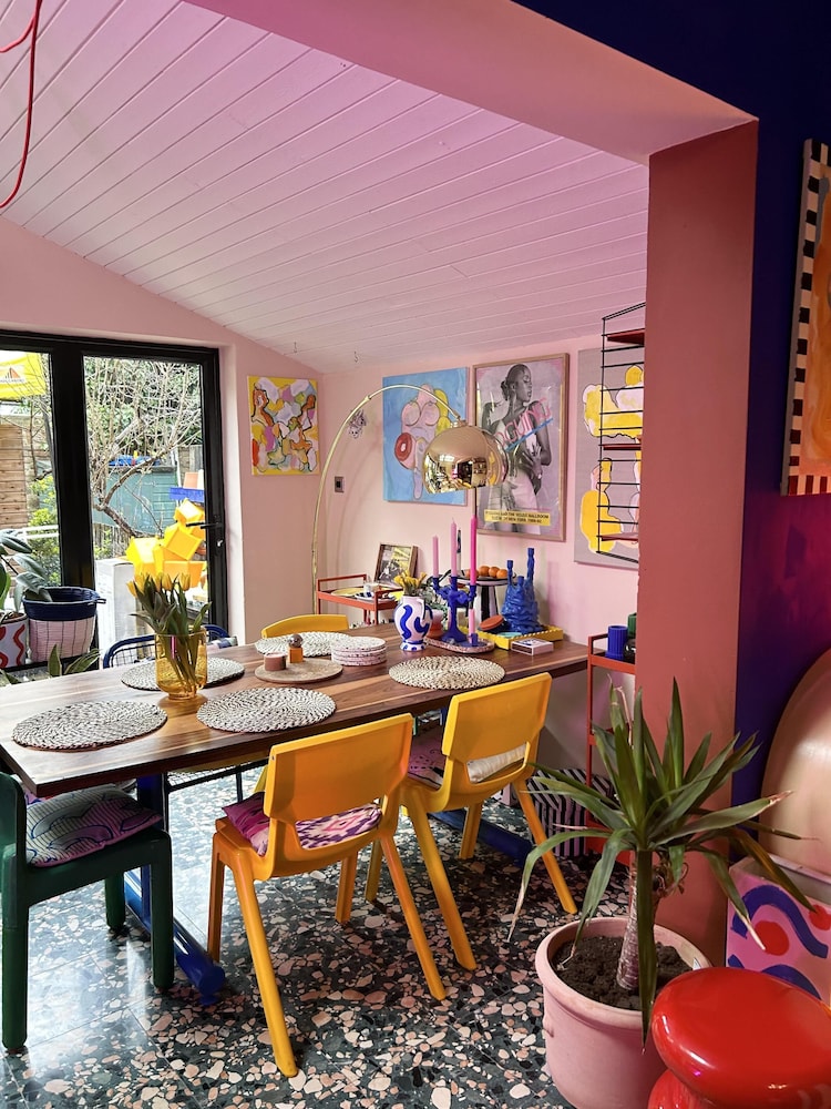 Klein House Clapton Sleeps 2-piano-patio-mirrorbed
