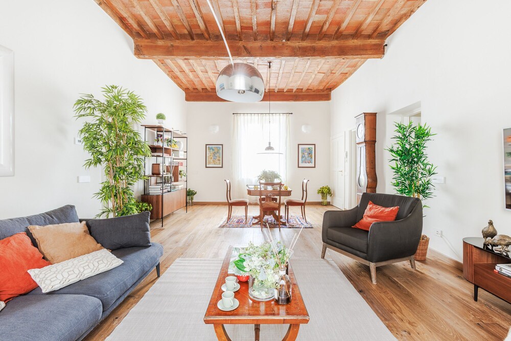 Lunav House in Lucca