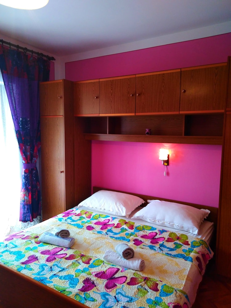 Spacious and Sunny Apartment on Island Rab view 2