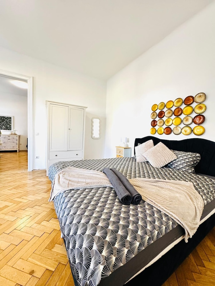 Cozy 1BR and Living Room Apartment