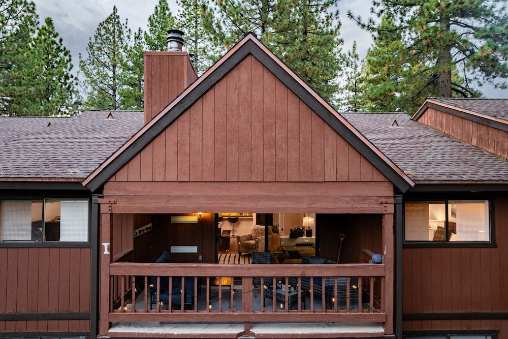 Incline Paradise by Avantstay Walk to Town Lake 5mins to Ski Resort