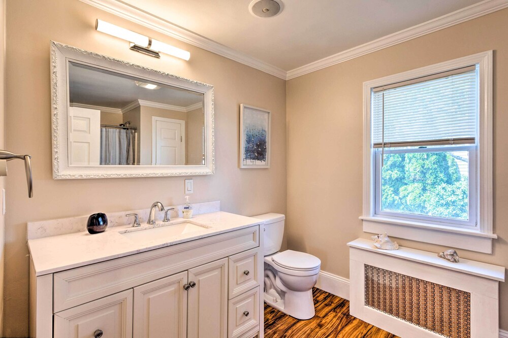 Coastal Abode w/ Beach Views, Walk to Beach & Bars view 3