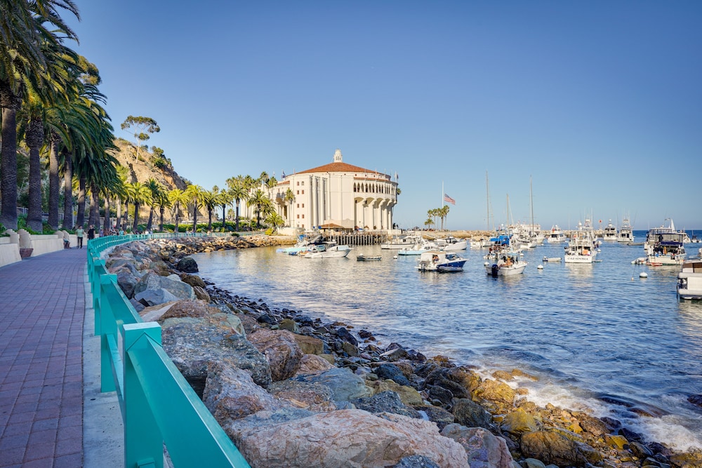 Avalon Cottage < Half-mi to Beaches & Crescent Ave