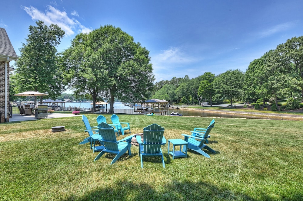 Dock Holiday by Avantstay Custom Home New Dock
