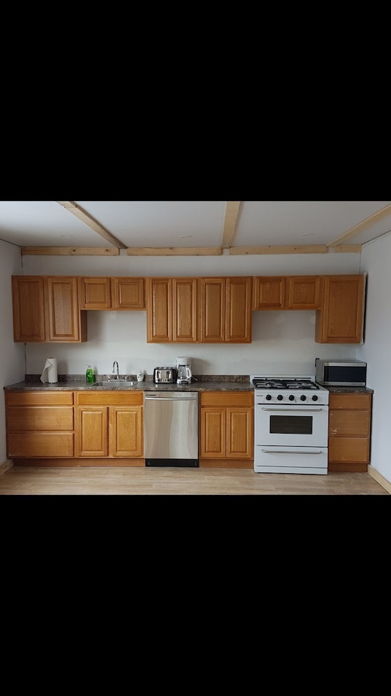 Striper Fishing & Hunting Lodge