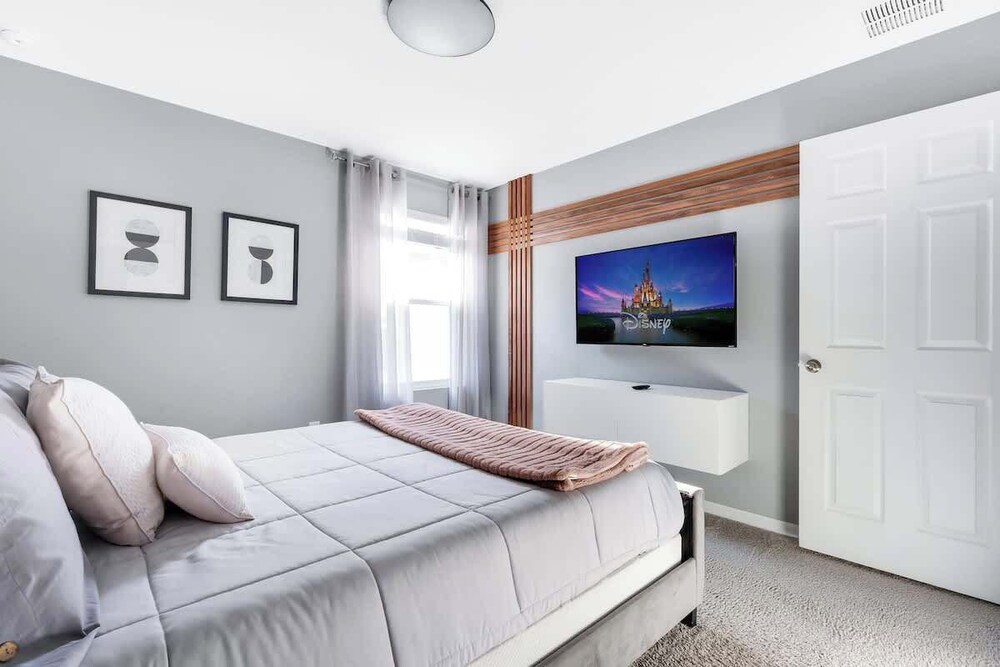 Stunning 7BR Home With Themed Bedrooms
