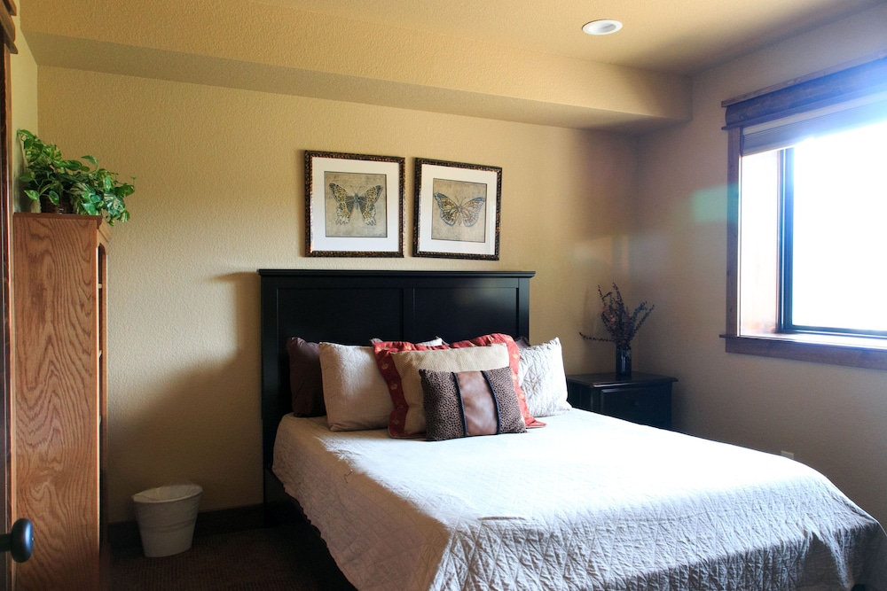 Estes Park Condos - Property Image 113