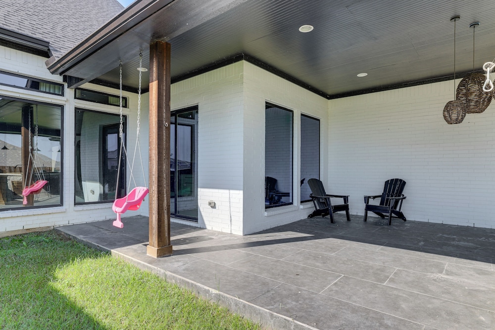 Luxe Retreat w/ Patio & Fenced Yard in Waxahachie!
