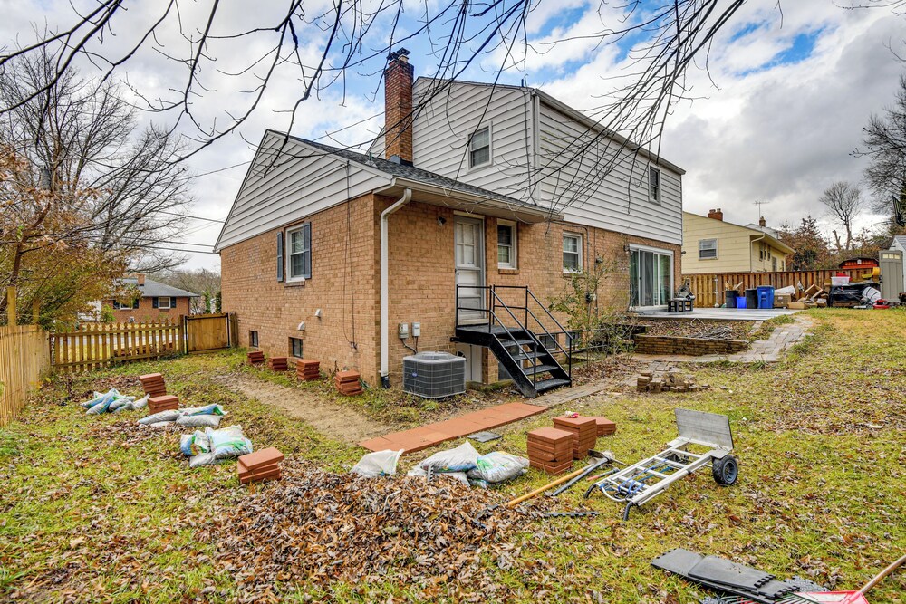 Convenient + Cozy! Apartment in DC Suburbs!