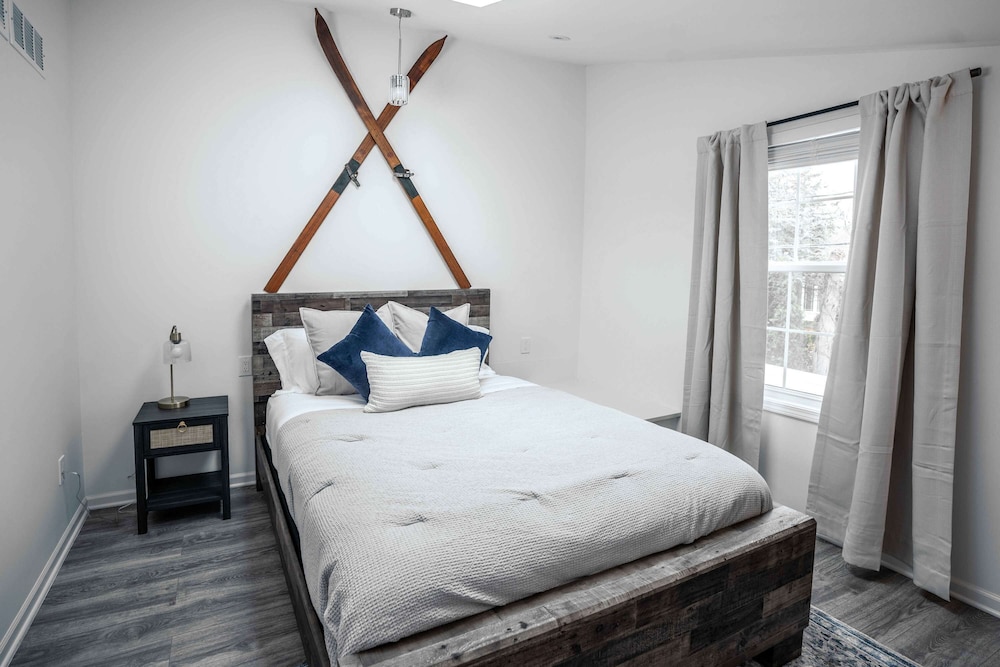 The Greystone - Stay for 12!