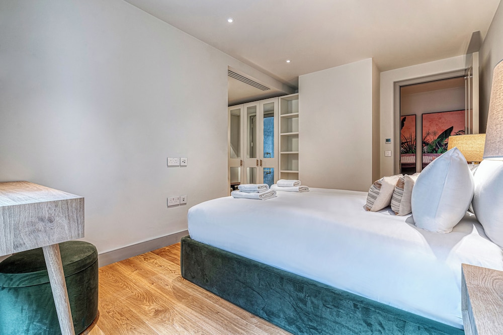 Luxury flats near Big Ben and London Eye