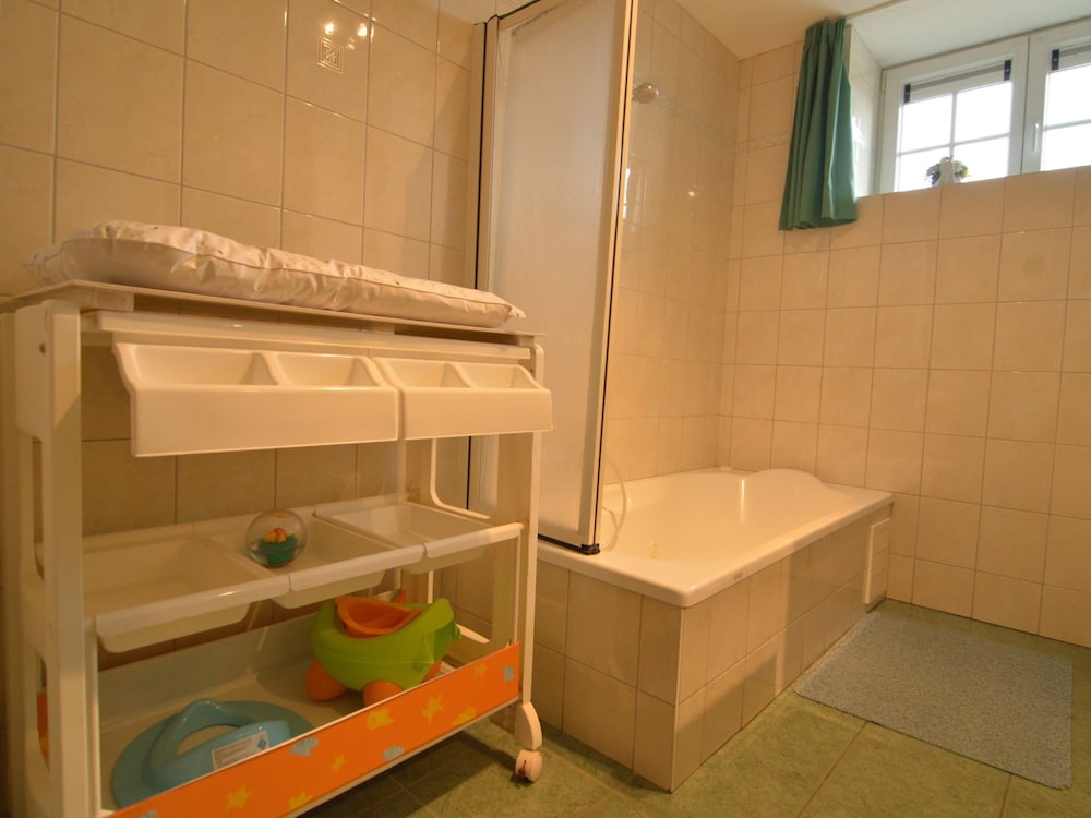 Combine City & Countryside in Well Kept House With Many Games, Next to a Farm
