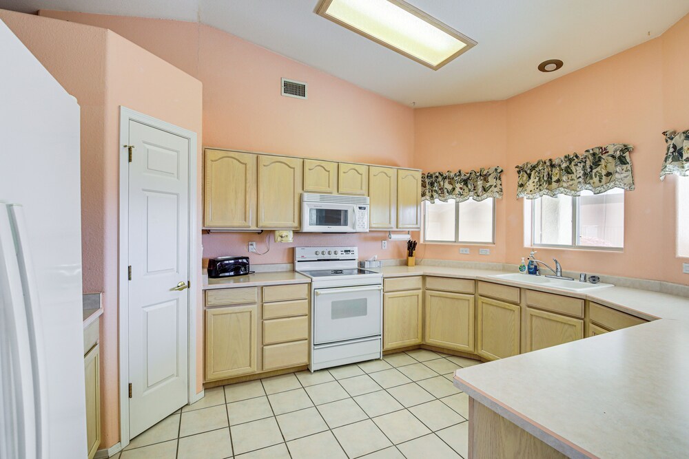 Hike, Boat, Golf & Unwind: Lake Havasu City Home!